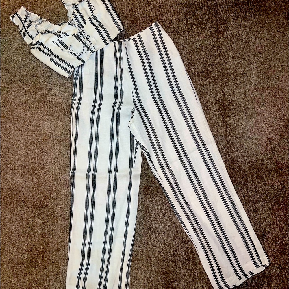 Reformation black and white linen two piece set, size 2